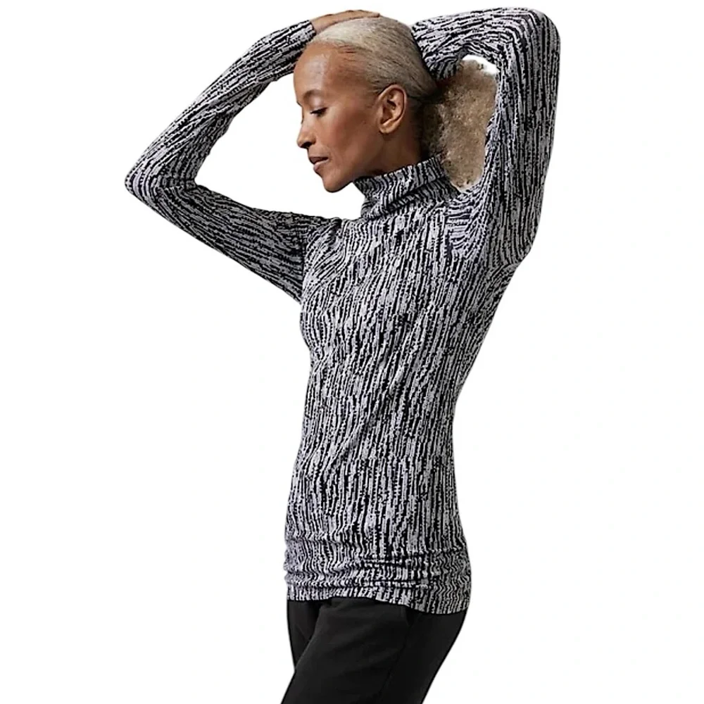 Athleta Flurry Elemental Turtleneck size M 983799